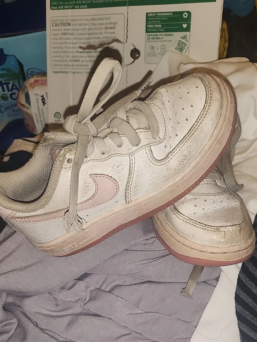Nike Kids Low-Top Sneakers in White and Light Pink